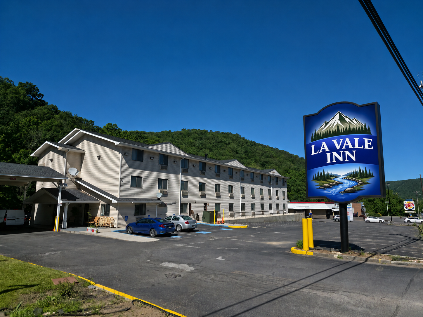 Exterior of La Vale Inn